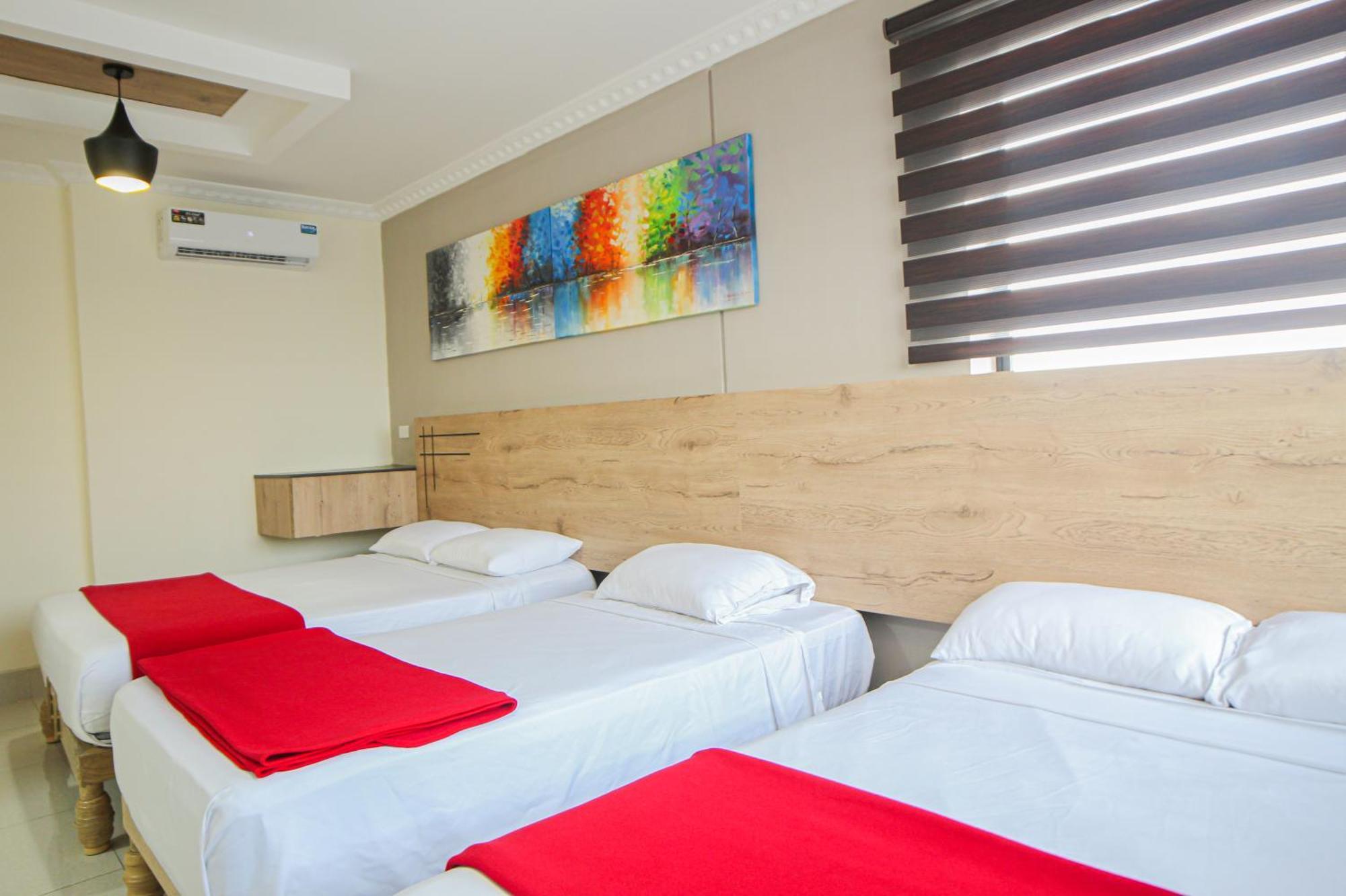 Hotel Murali - Cerca Del Aeropuerto De Гуаякіль Екстер'єр фото