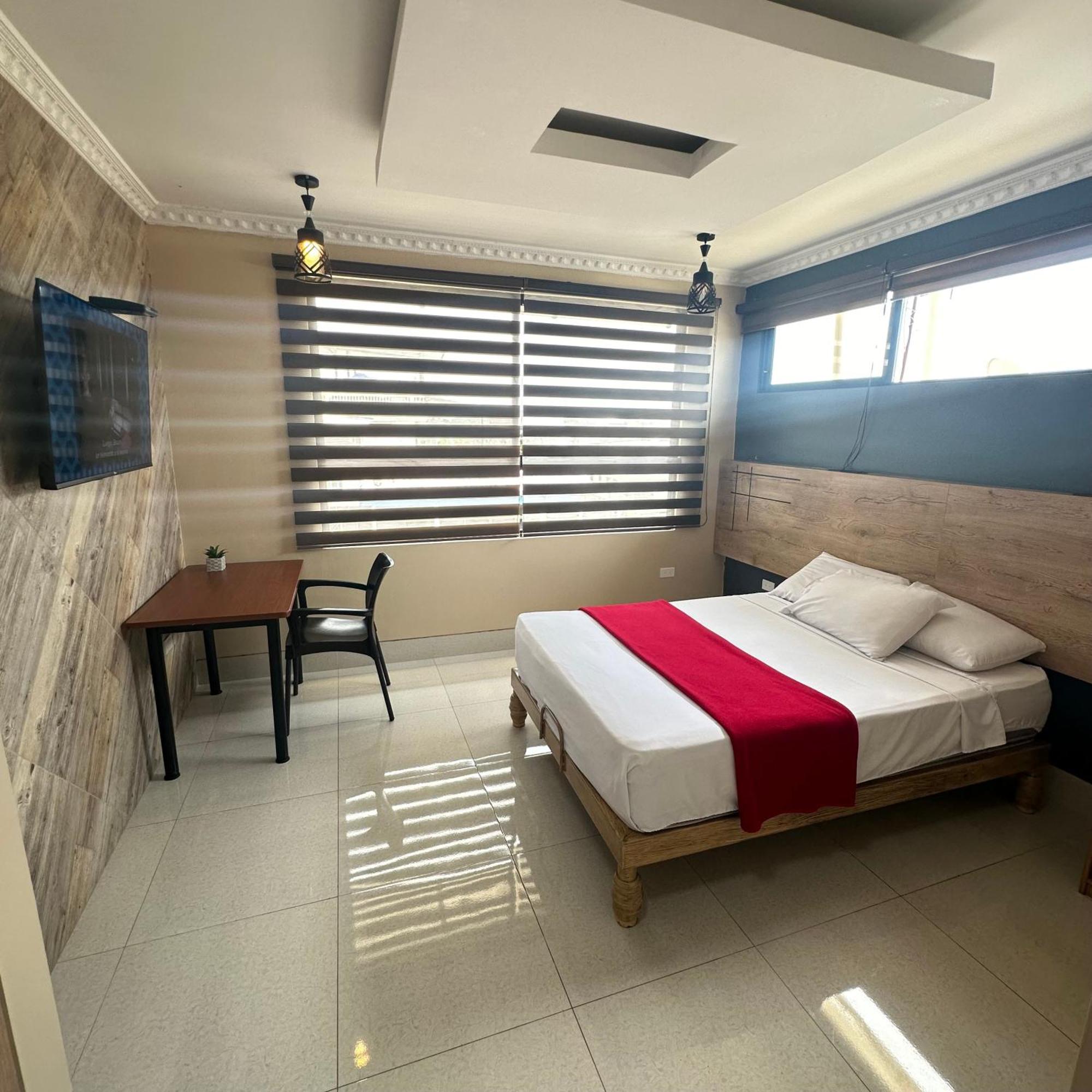 Hotel Murali - Cerca Del Aeropuerto De Гуаякіль Екстер'єр фото